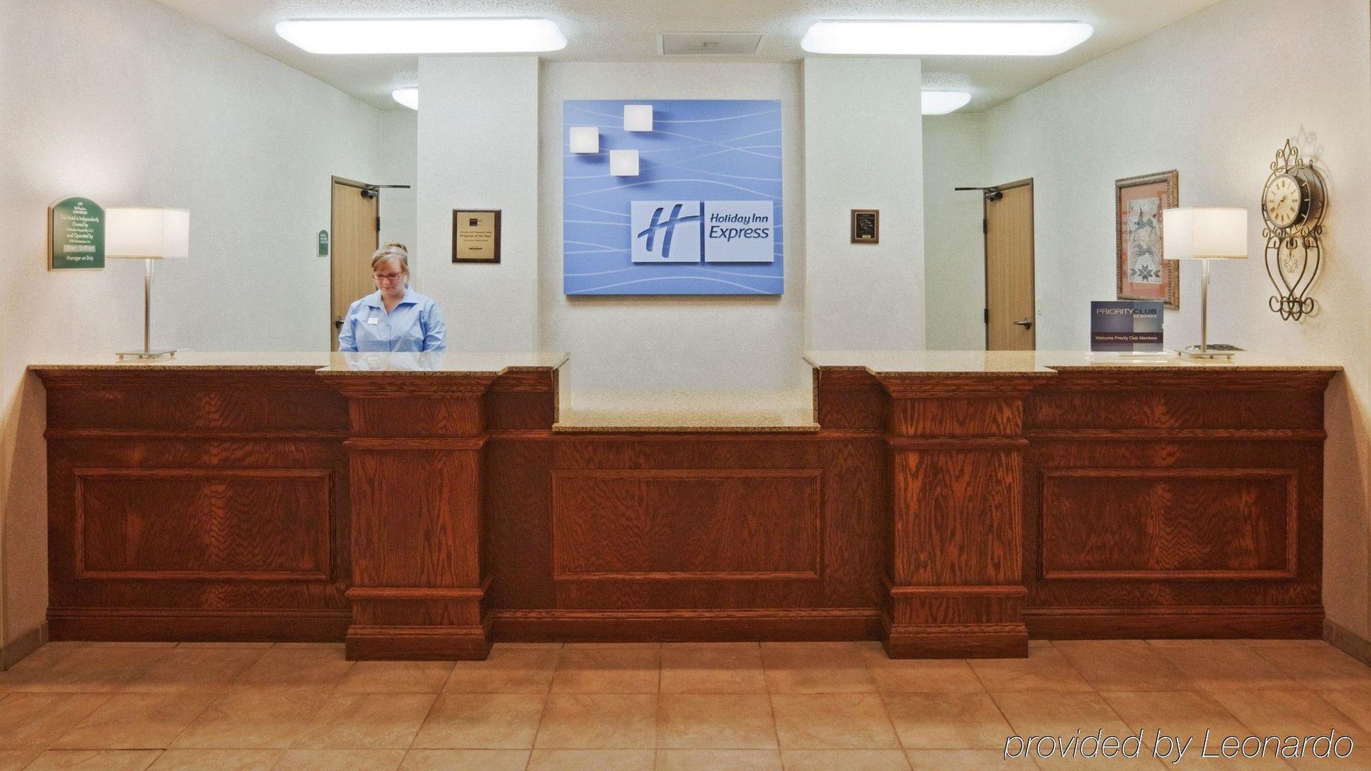 Holiday Inn Express Hotel & Suites Chickasha By Ihg Interior foto