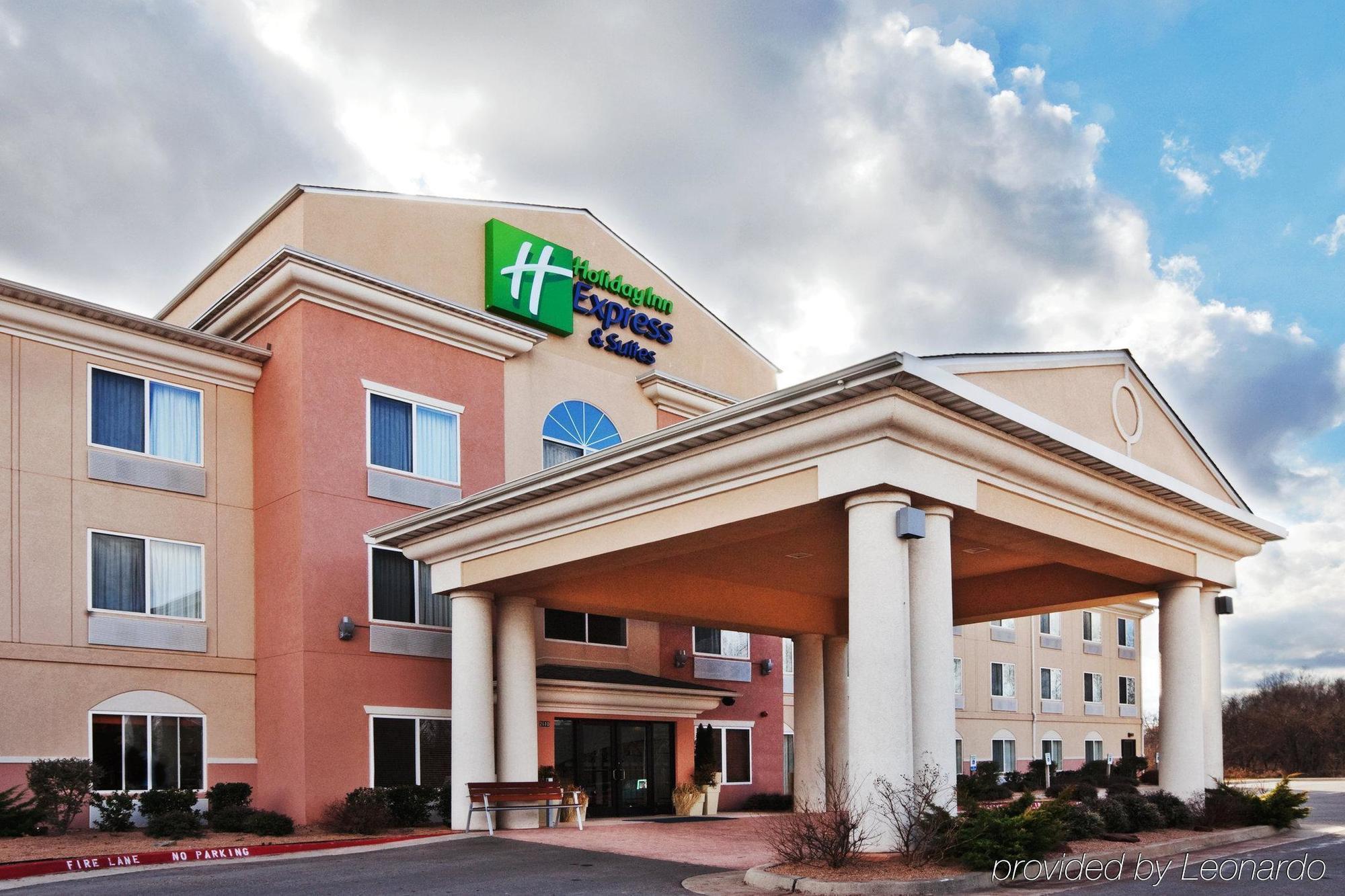 Holiday Inn Express Hotel & Suites Chickasha By Ihg Exterior foto