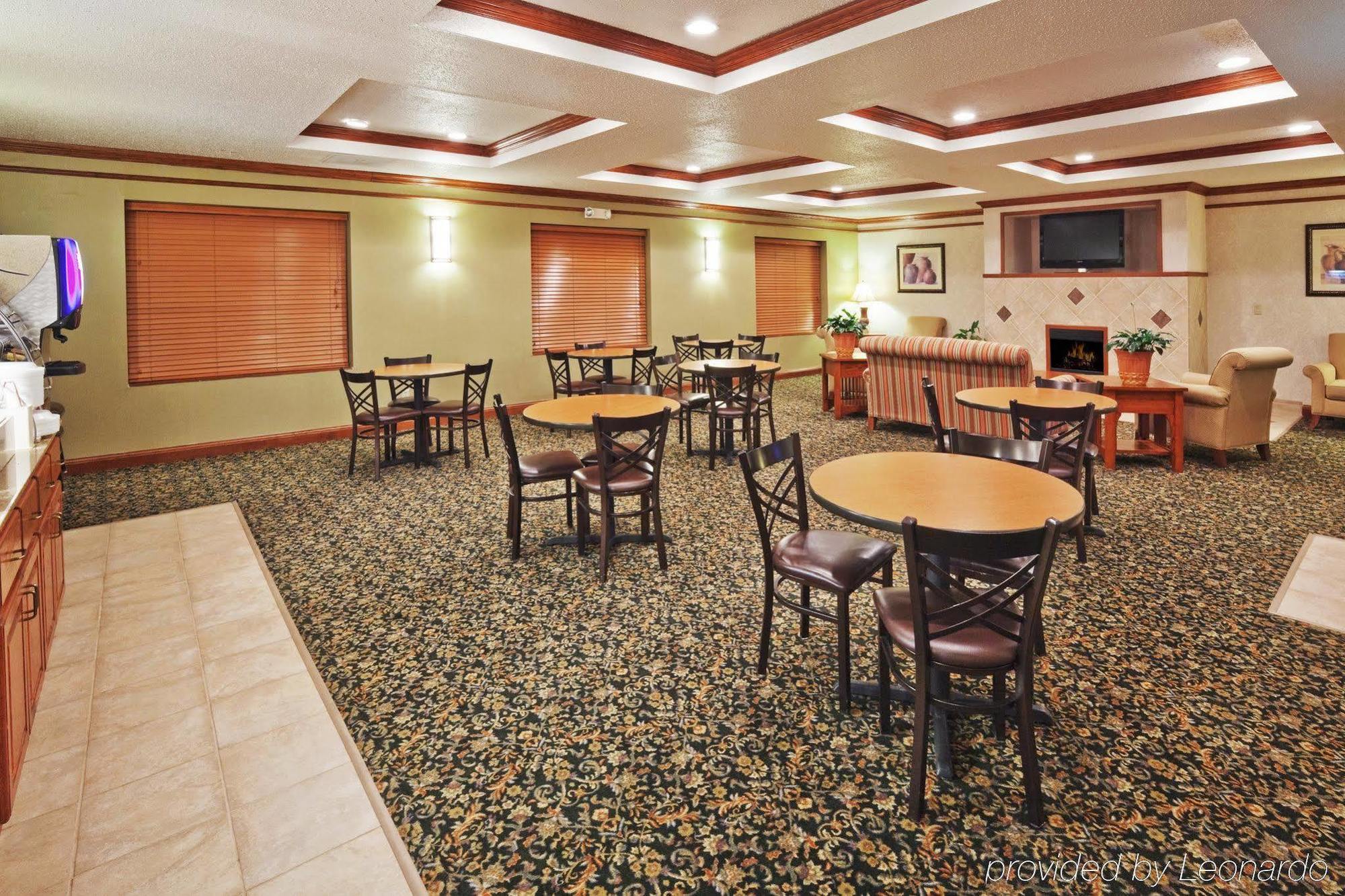 Holiday Inn Express Hotel & Suites Chickasha By Ihg Exterior foto