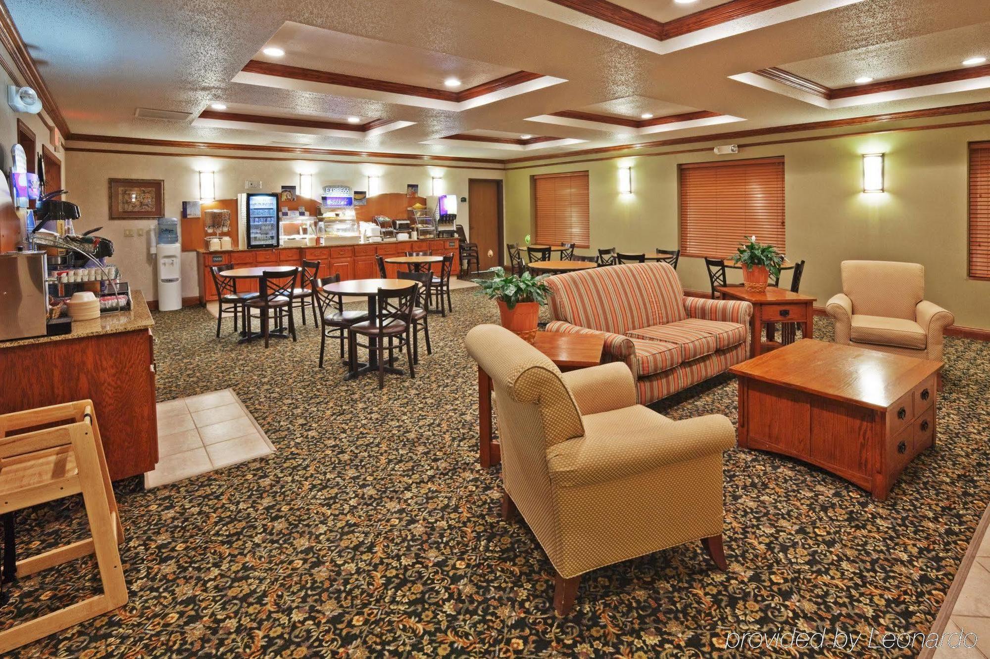 Holiday Inn Express Hotel & Suites Chickasha By Ihg Exterior foto