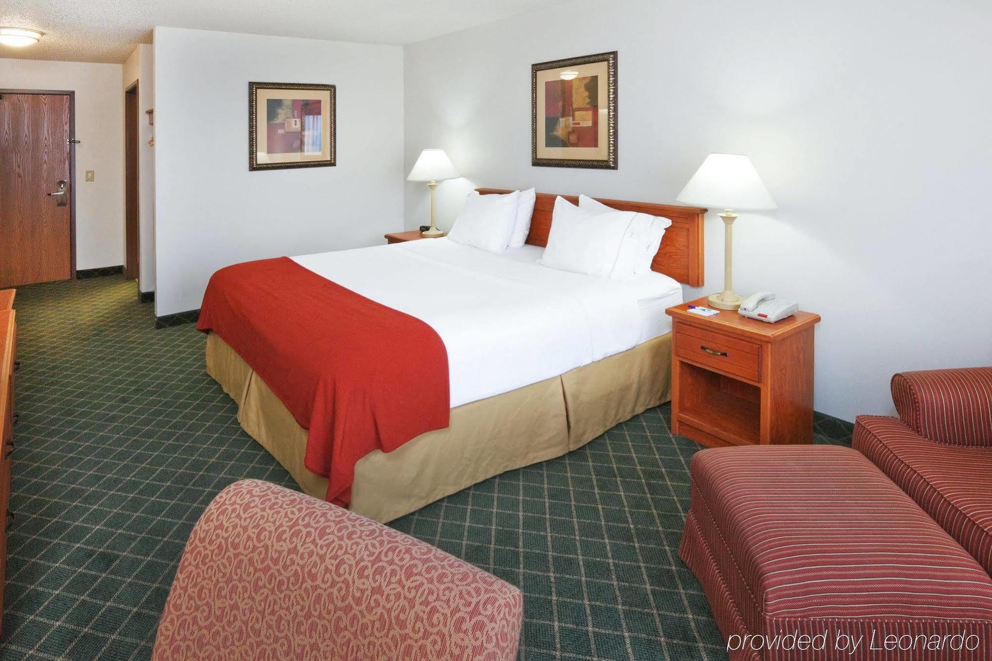 Holiday Inn Express Hotel & Suites Chickasha By Ihg Exterior foto