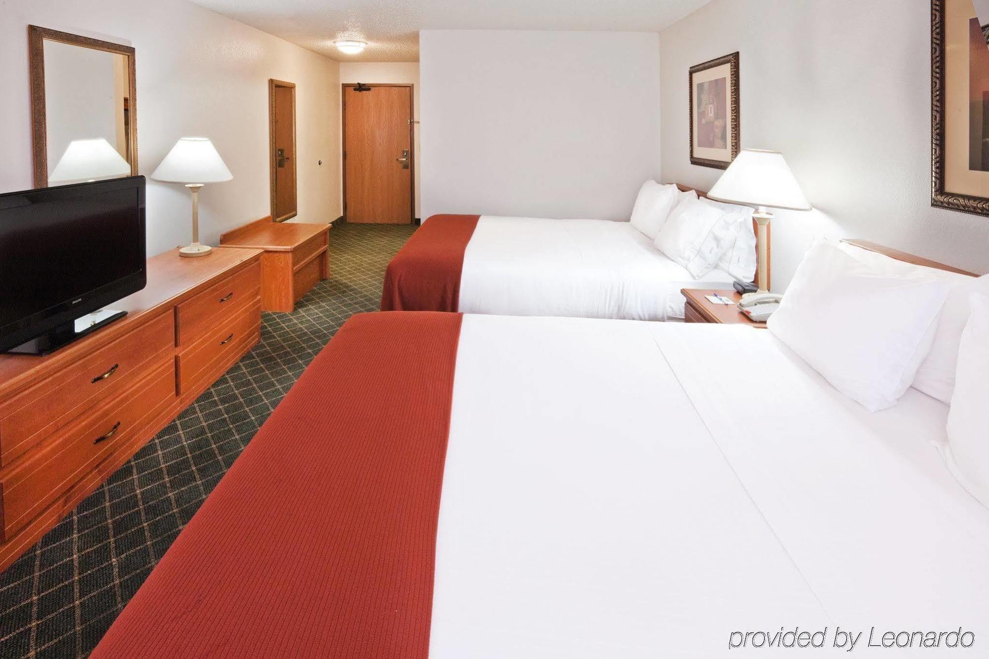 Holiday Inn Express Hotel & Suites Chickasha By Ihg Cameră foto